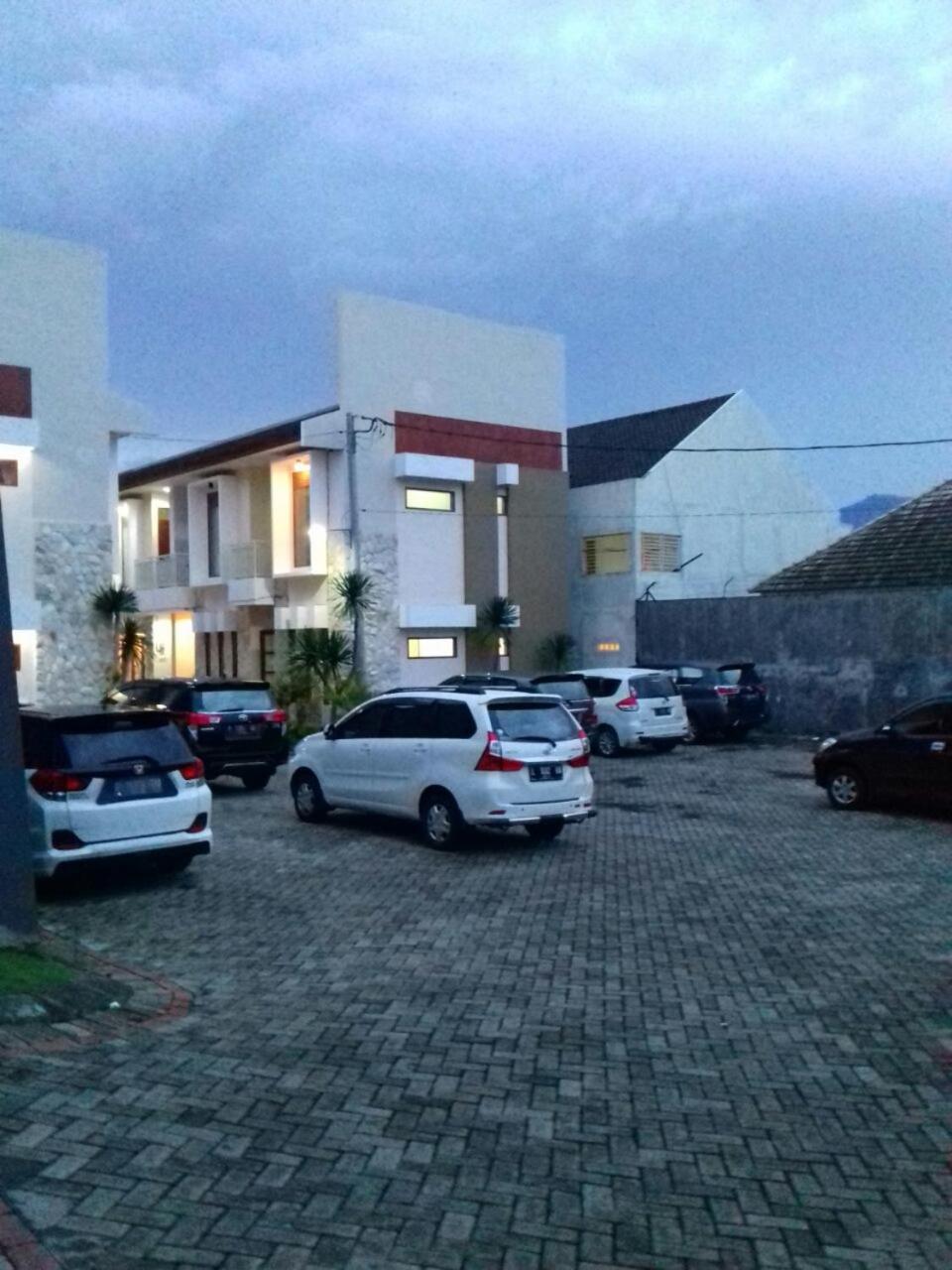 Villa Town House Batu Batu  Zewnętrze zdjęcie